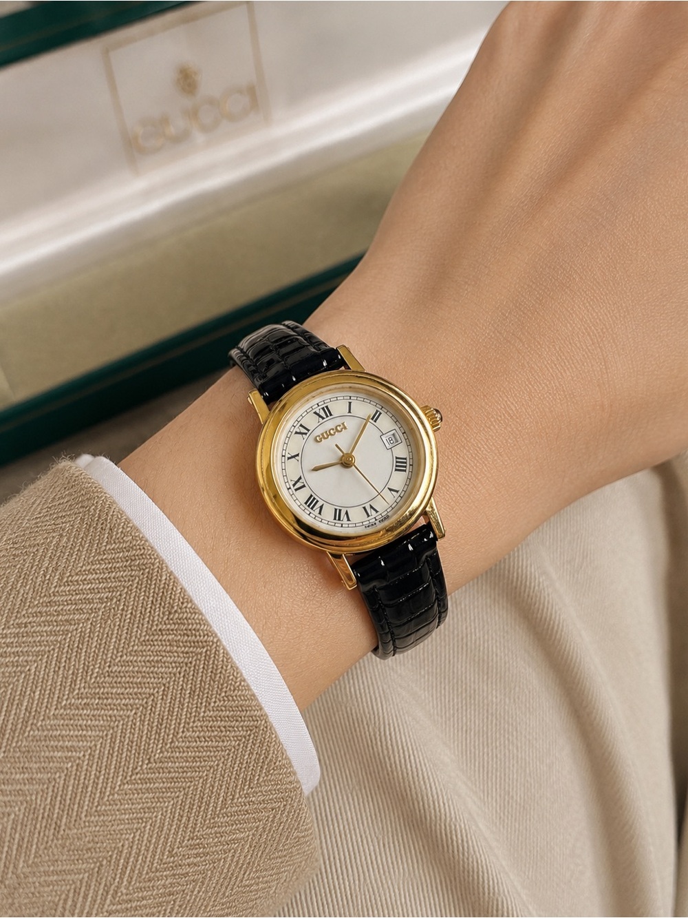 Vintage Gucci 2720L Gold Plated Swiss Watch Full Set Box Papers 1995